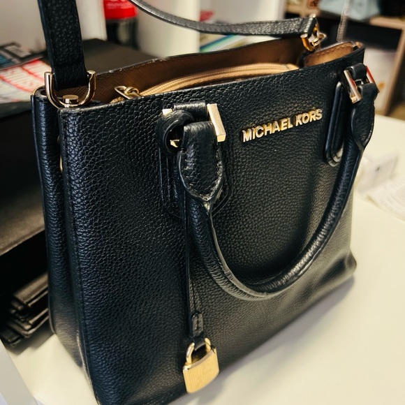 AUTHENTIC MICHAEL KORS LEATHER - Picture 5 of 10